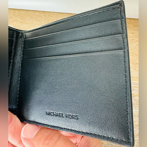 Michael Kors Men’s Slim Wallet - Brown Camel with Black Interior - Picture 3 of 9